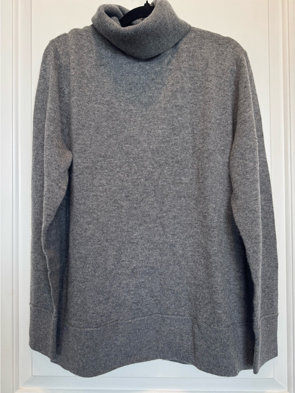 Bleu Gray Turtleneck 70% wool 30% cashmere knit grey turtleneck size medium